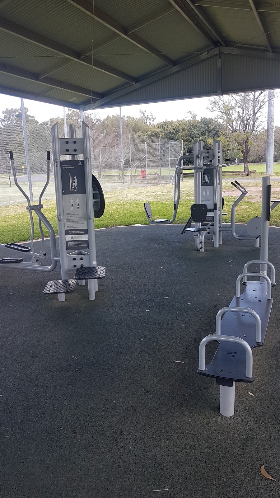 Victoria Park Outdoor Gym | gym | 2 Hospital Road, Ravenswood NSW 2824, Australia