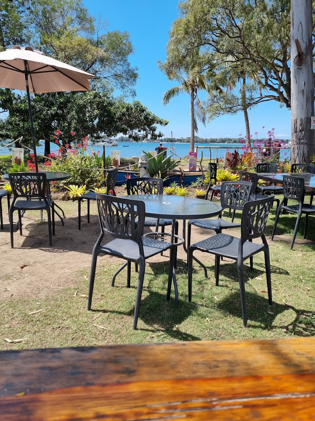 Bribie Beach Shack | meal takeaway | 23 Kal Ma Kuta Dr, Sandstone Point QLD 4511, Australia | 0754975789 OR +61 7 5497 5789