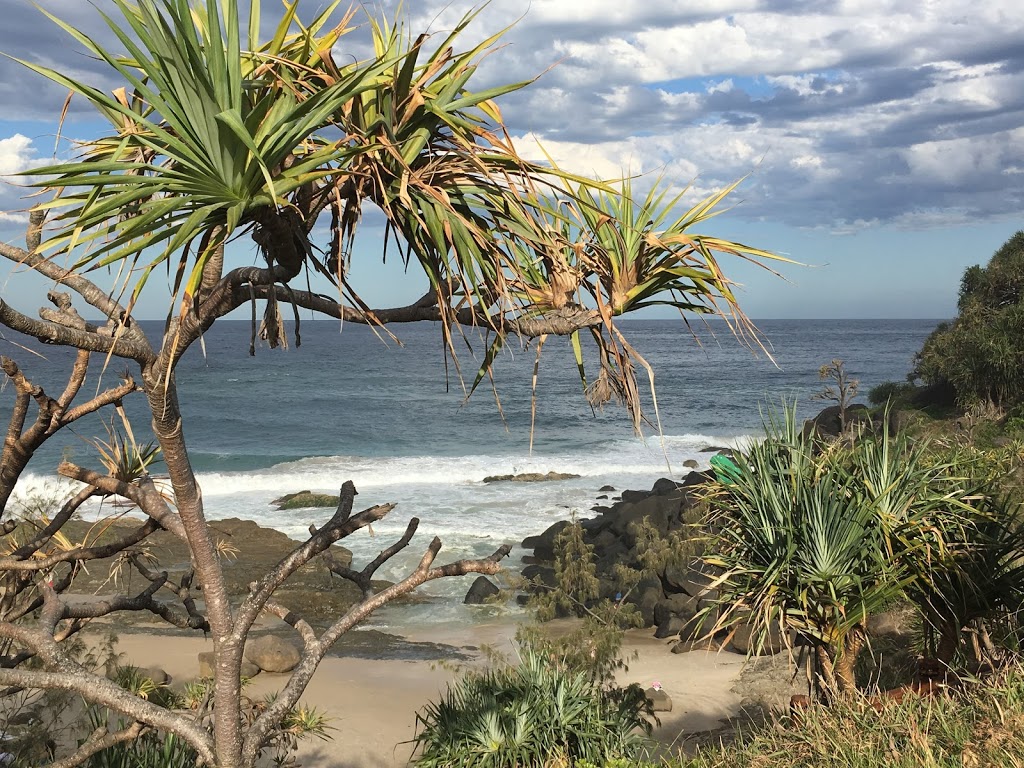 Rainbow Bay Surf Club Bar | 2 Snapper Rocks Rd, Coolangatta QLD 4225, Australia | Phone: (07) 5536 6390