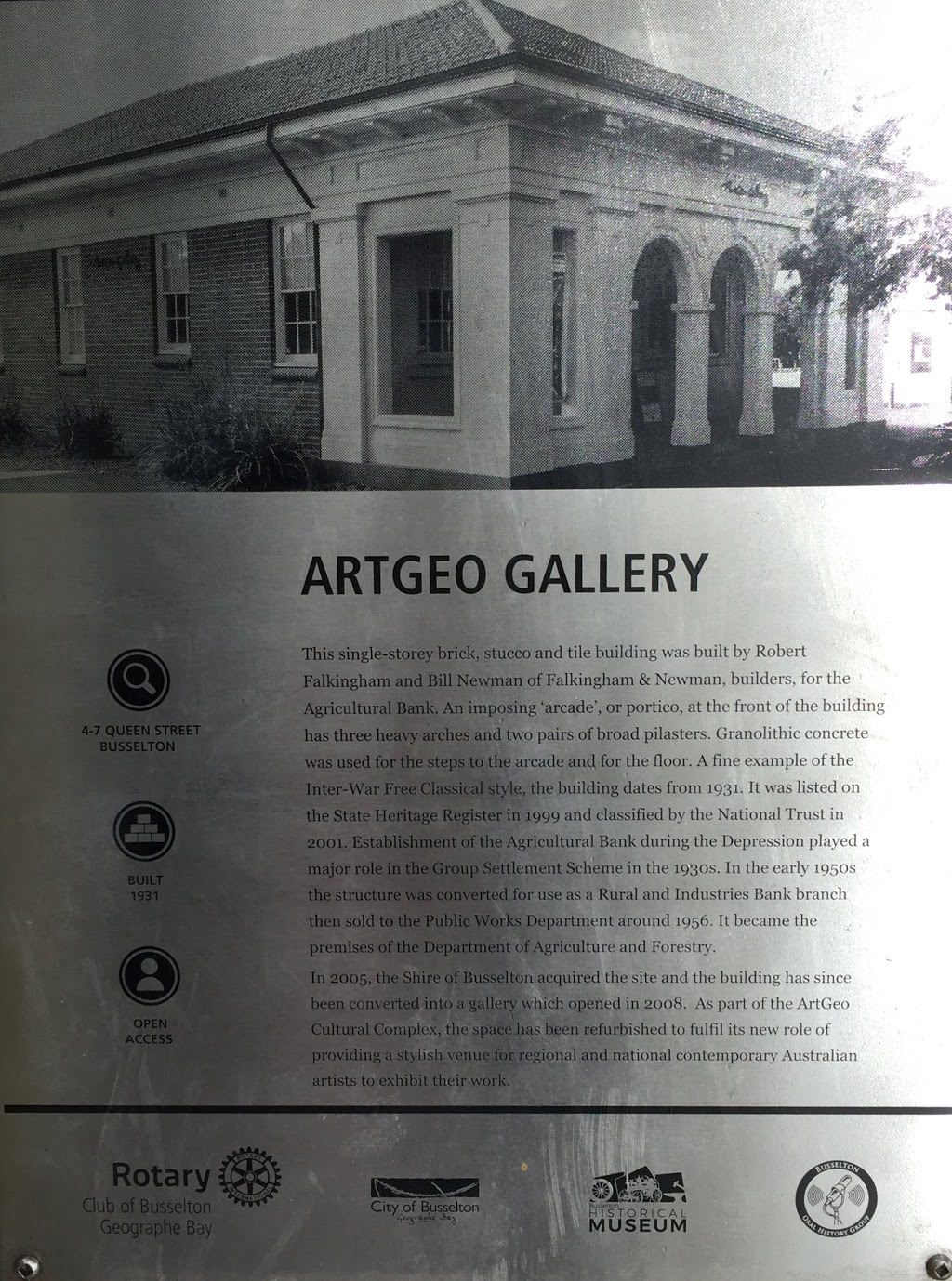 ArtGeo | art gallery | 4/7 Queen St, Busselton WA 6280, Australia | 0897514651 OR +61 8 9751 4651