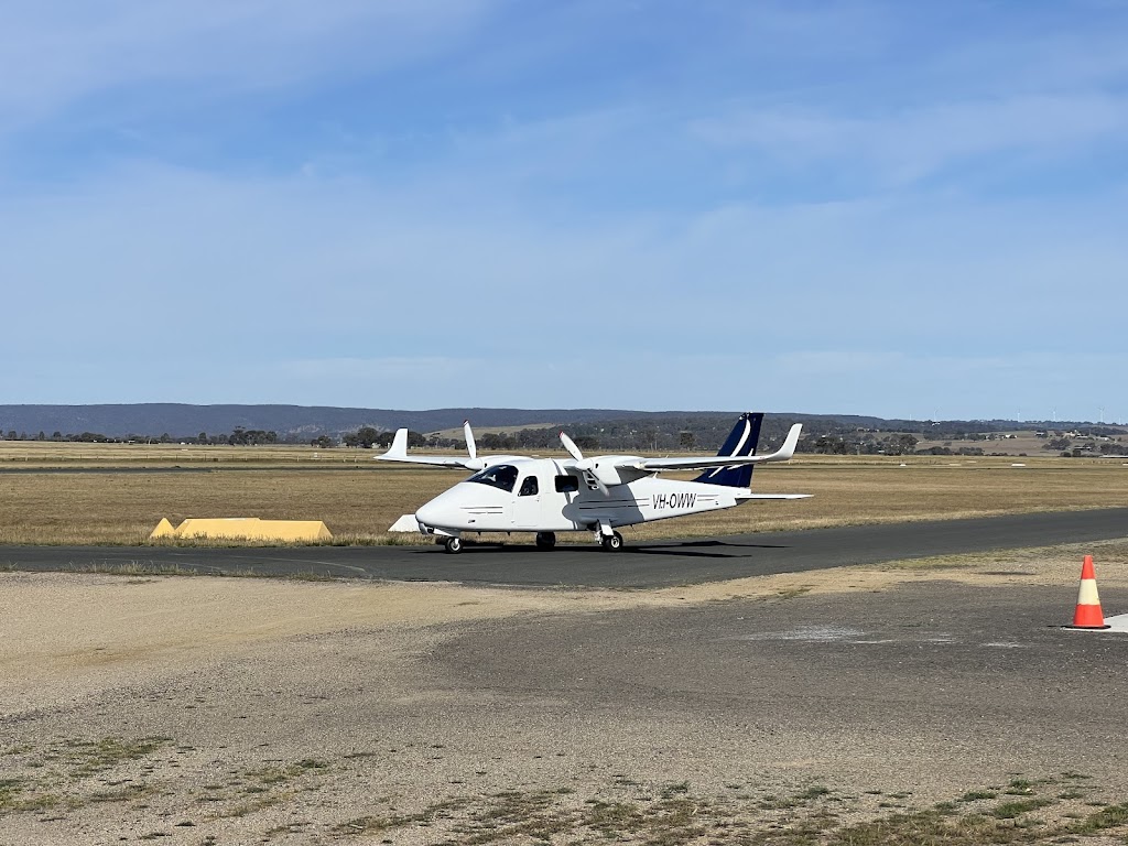 Melbourne West Flight Training | Skylark Wy, Parwan VIC 3340, Australia | Phone: 0416 138 431