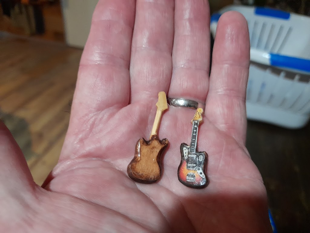 Grahames Miniature Guitars | Oxley St, Kandos NSW 2848, Australia | Phone: 0477 672 545
