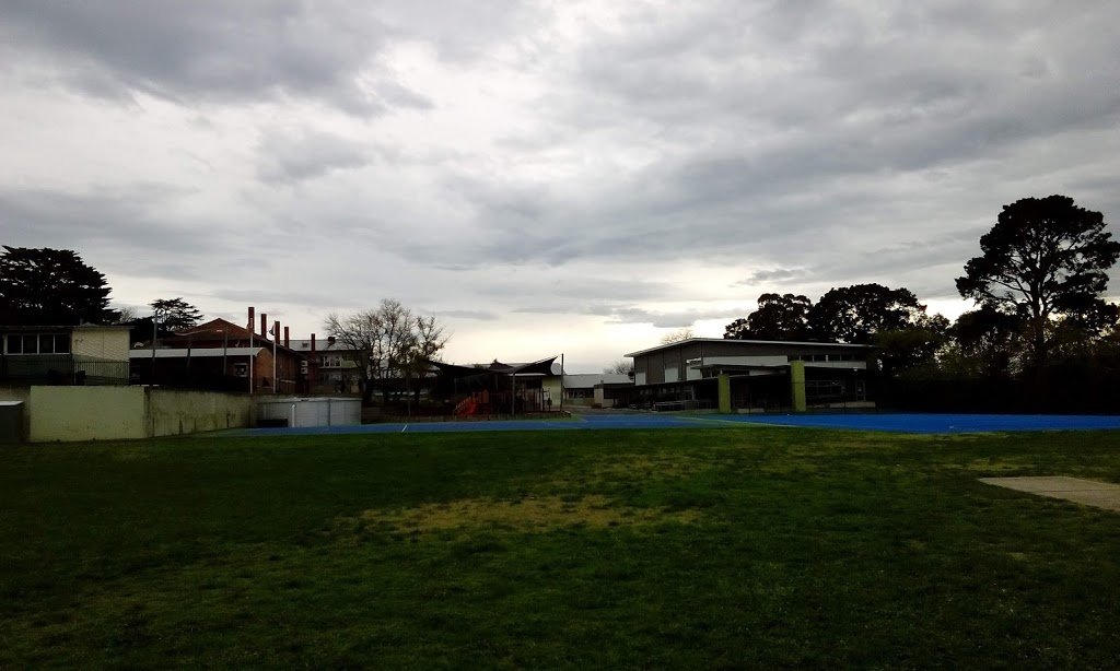 Roberts McCubbin Primary School | 57 Birdwood St, Box Hill South VIC 3128, Australia | Phone: (03) 9890 2372