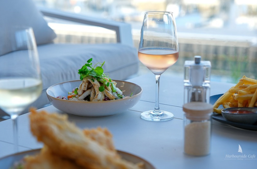 Harbourside Cafe | 17 Skinner St, Hastings VIC 3915, Australia | Phone: (03) 5910 4433
