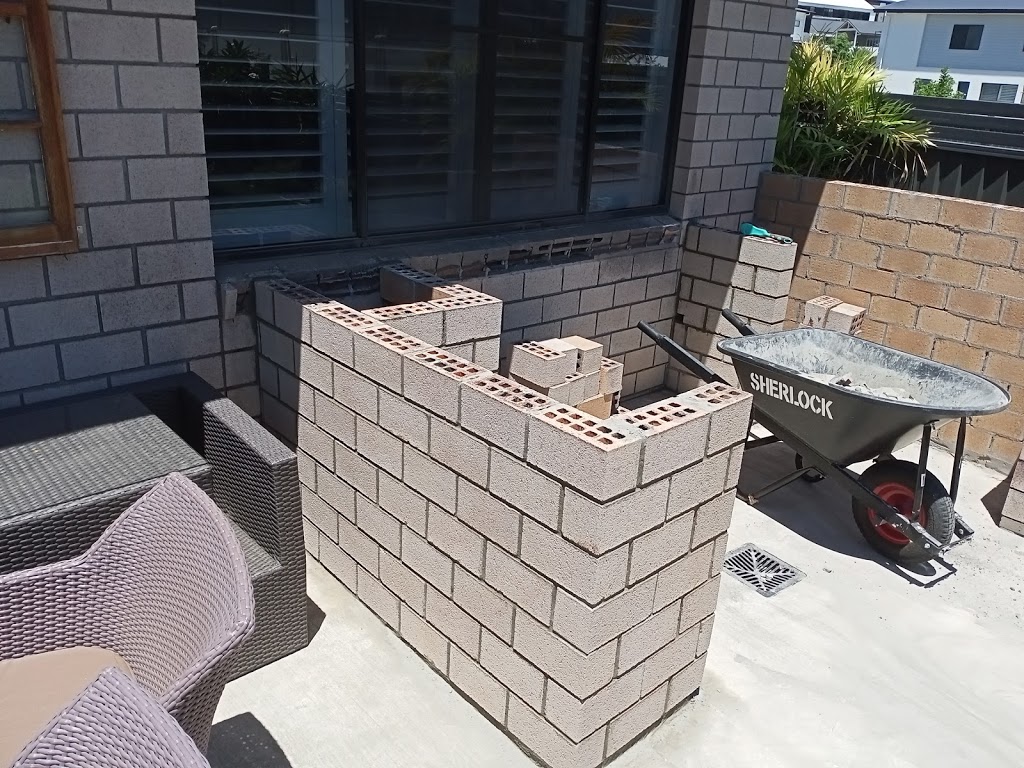 Summers licenced Bricklayer Blocklayer | 3 Kings Rd, Russell Island QLD 4184, Australia | Phone: 0423 938 292