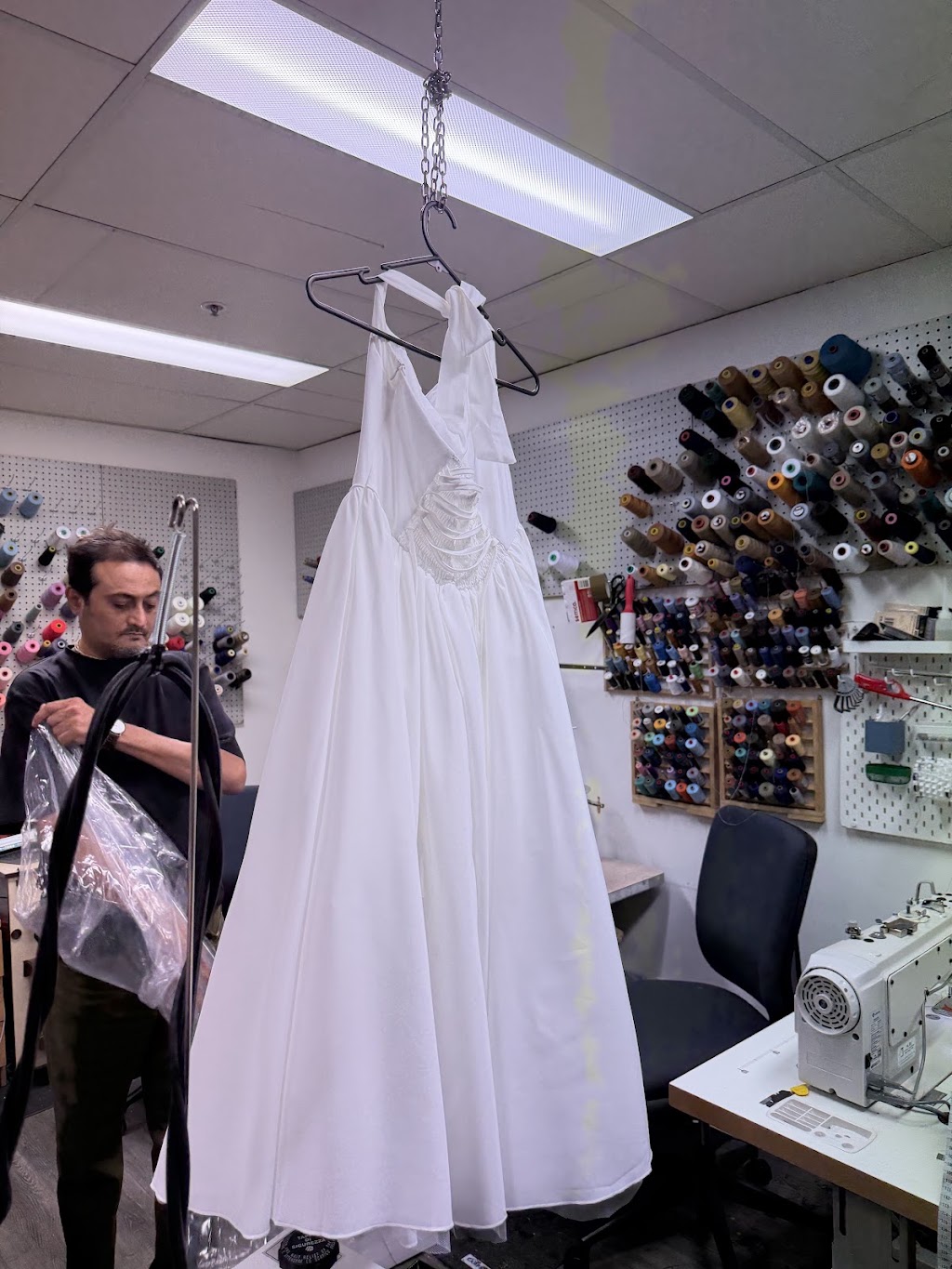 AD Stitch - Fine Tailoring & Alteration Studio | Warringal Shopping Centre, Shop 10/56 Burgundy St, Heidelberg VIC 3084, Australia | Phone: 0449 588 287
