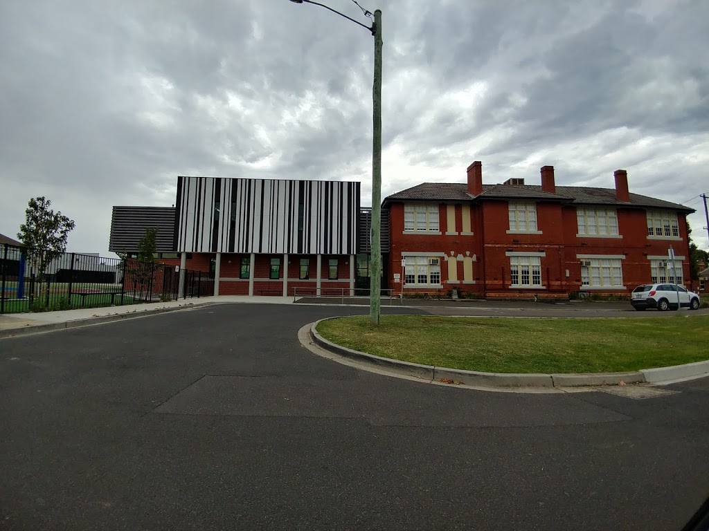 Essendon Primary School | school | Raleigh St, Essendon VIC 3040, Australia | 0393707816 OR +61 3 9370 7816