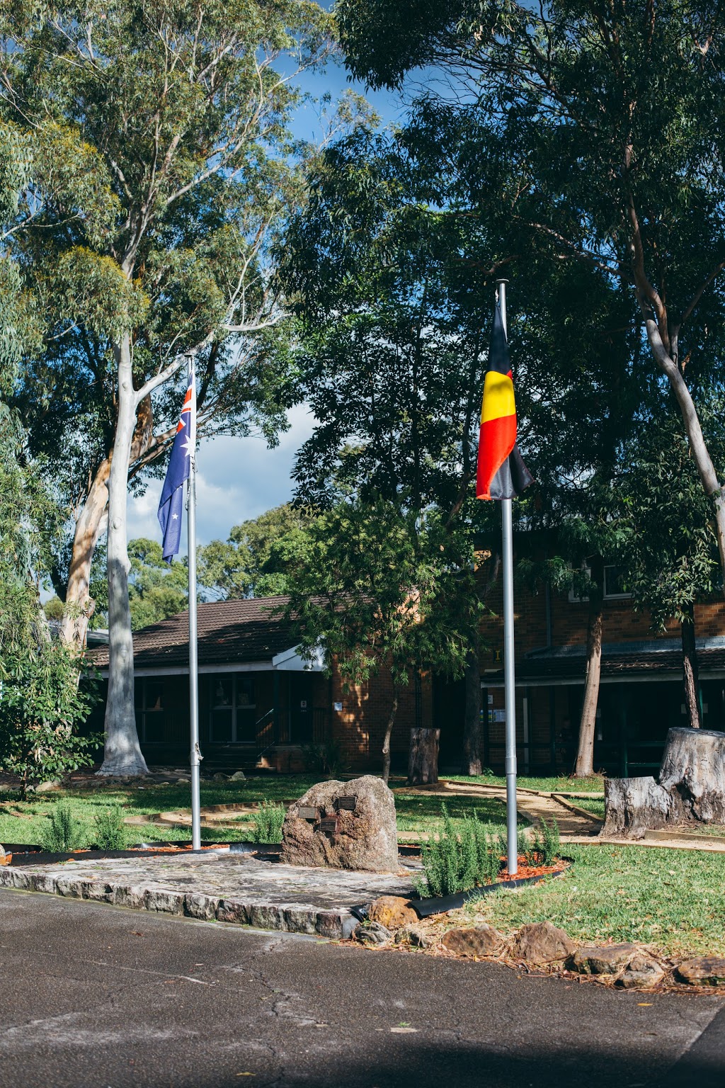 Lugarno Public School | school | 38 Old Forest Rd, Lugarno NSW 2210, Australia | 0291539843 OR +61 2 9153 9843