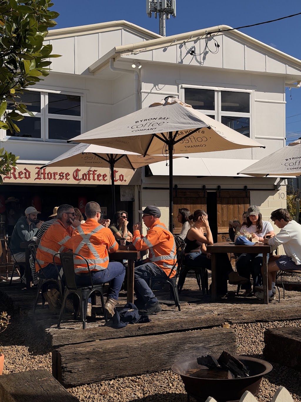 Red horse coffee co. | 10 Henchman Ave, Miami QLD 4220, Australia | Phone: 0419 956 449