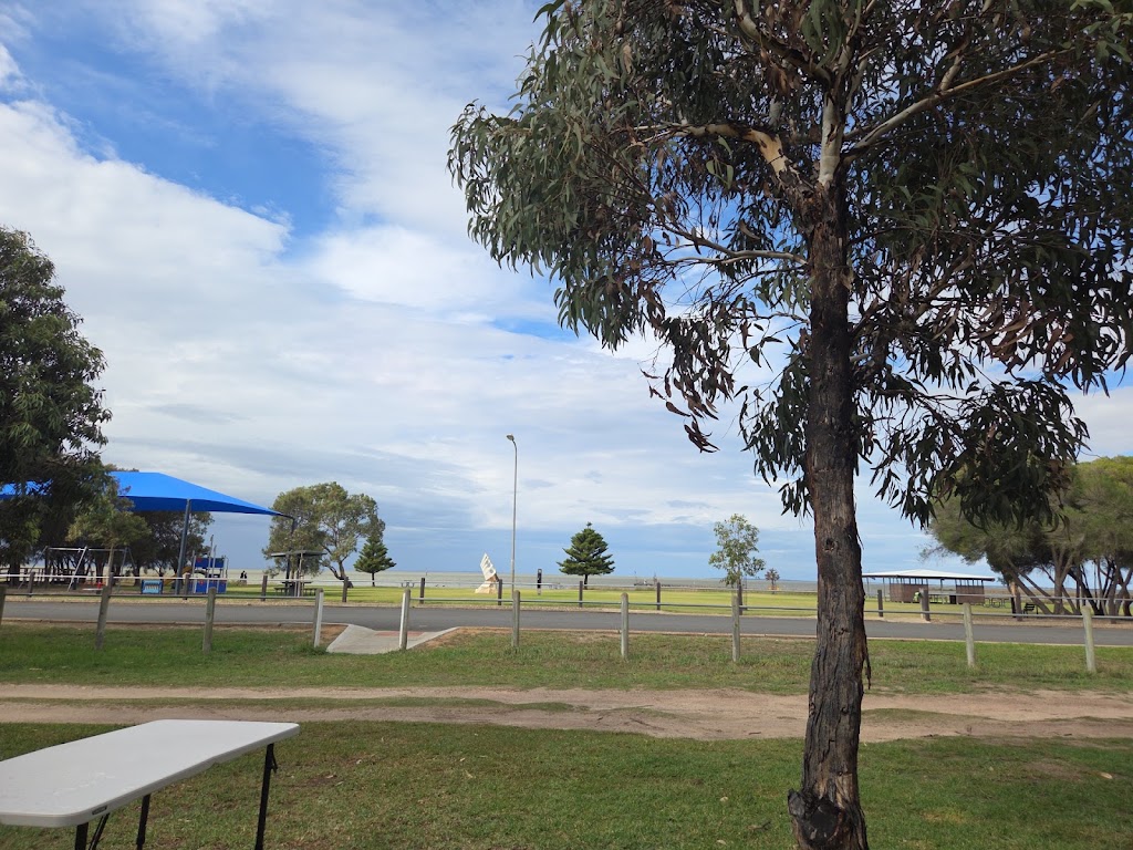 Milang Lakeside Caravan Park | 1 Woodrow Dr, Milang SA 5256, Australia | Phone: (08) 8537 0282