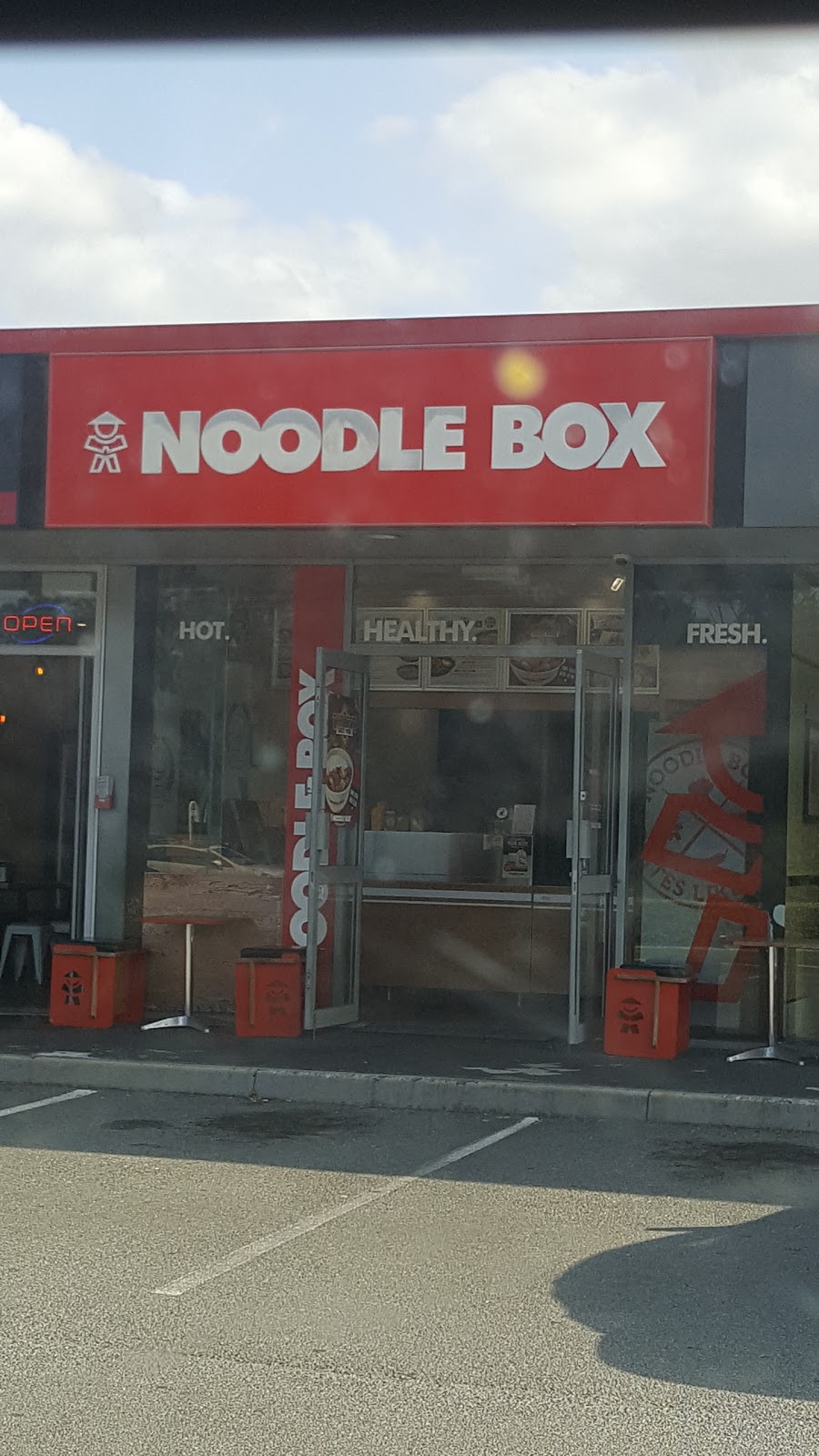 Noodle Box | restaurant | 440 Brisbane Rd, Arundel QLD 4216, Australia | 0755631126 OR +61 7 5563 1126