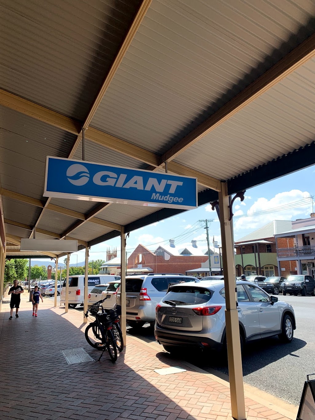 Giant Mudgee | 2/47-55 Market St, Mudgee NSW 2850, Australia | Phone: (02) 6372 9456