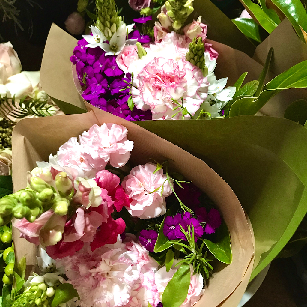 Wild Blossoms Floral Co | florist | 15 Merinda Dr, Port Macquarie NSW 2444, Australia | 0418603725 OR +61 418 603 725