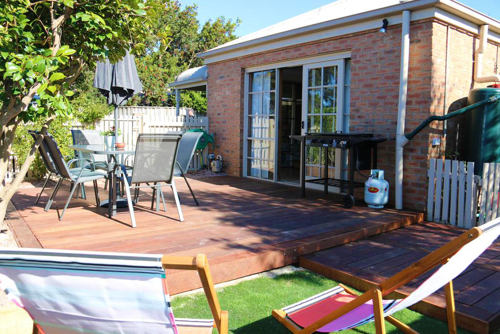 Villa Picasso | lodging | 2/56 Tuckfield St, Ocean Grove VIC 3226, Australia | 0438667847 OR +61 438 667 847