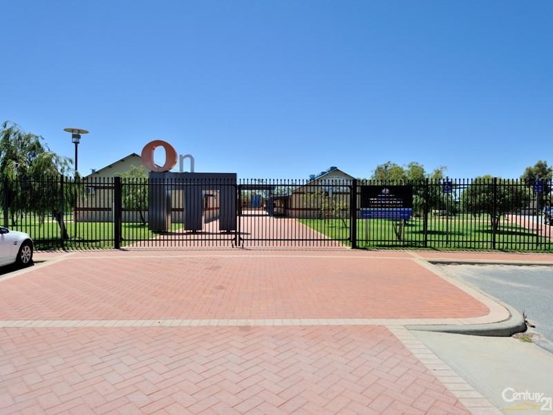 Rockingham Lakes Primary School | school | 26 Laguardia Loop, Port Kennedy WA 6172, Australia | 0895237800 OR +61 8 9523 7800