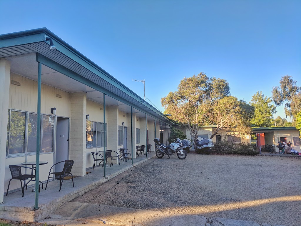 Corryong Hotel Motel | 54/60 Towong Rd, Corryong VIC 3707, Australia | Phone: (02) 6076 1004