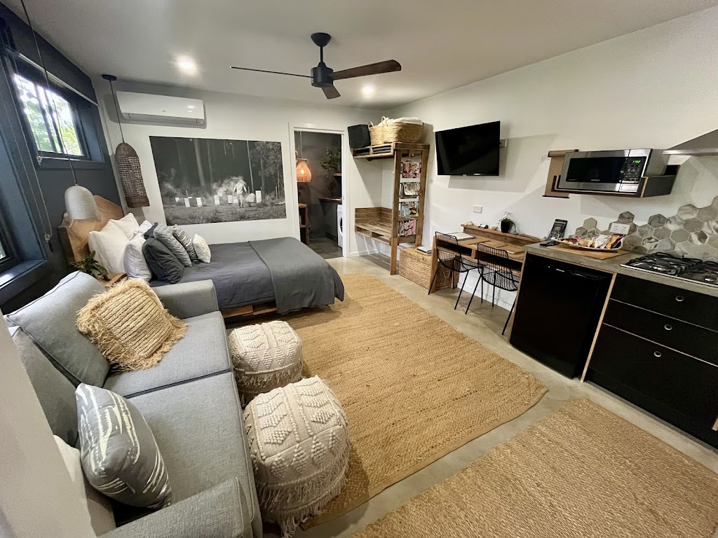 Sunnyside Studio | 7 Nelson St, Port Macquarie NSW 2444, Australia | Phone: 0423 072 663