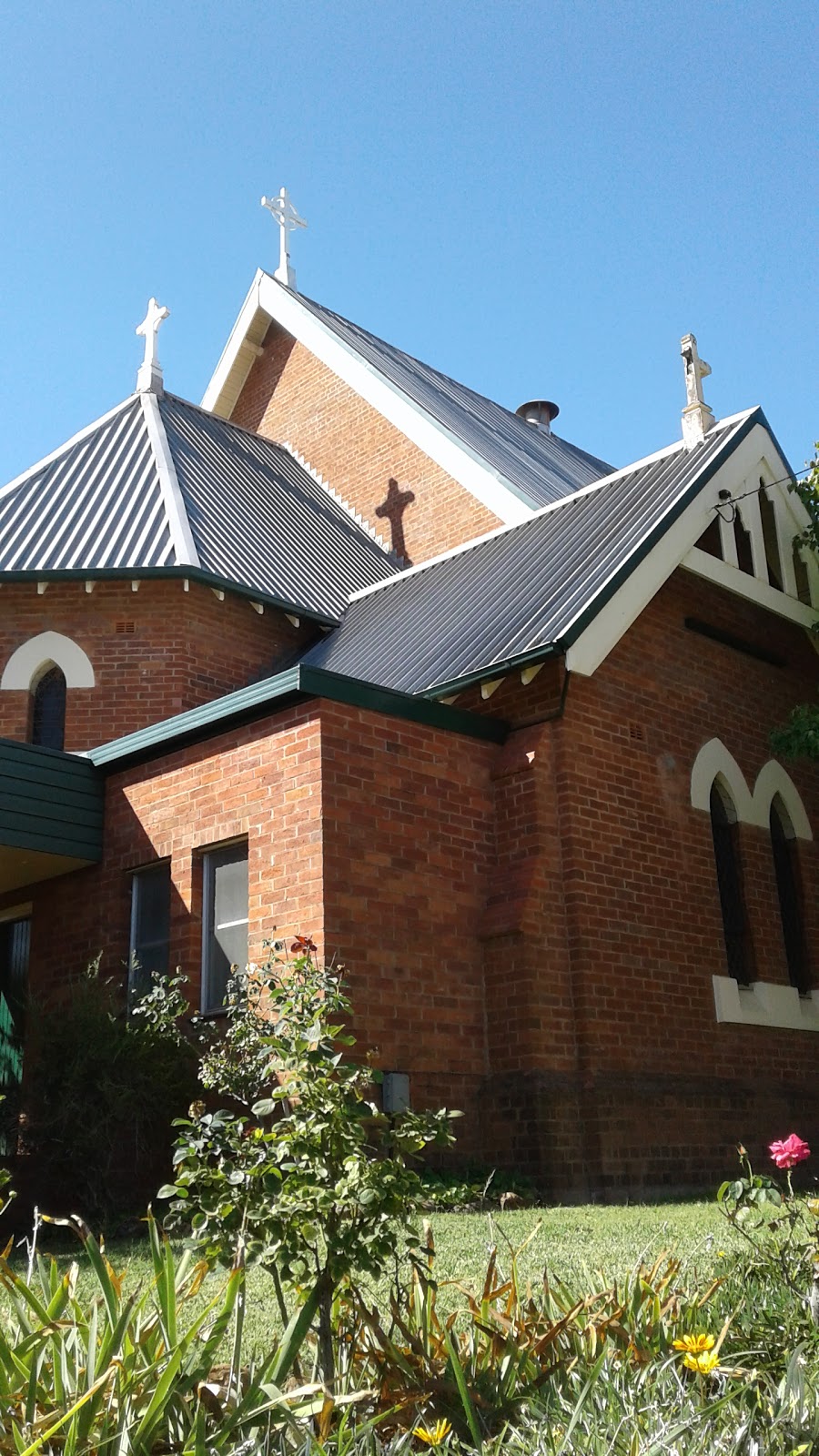 Saint Patricks Catholic Church | church | 58 Warne St, Wellington NSW 2820, Australia | 0268452061 OR +61 2 6845 2061
