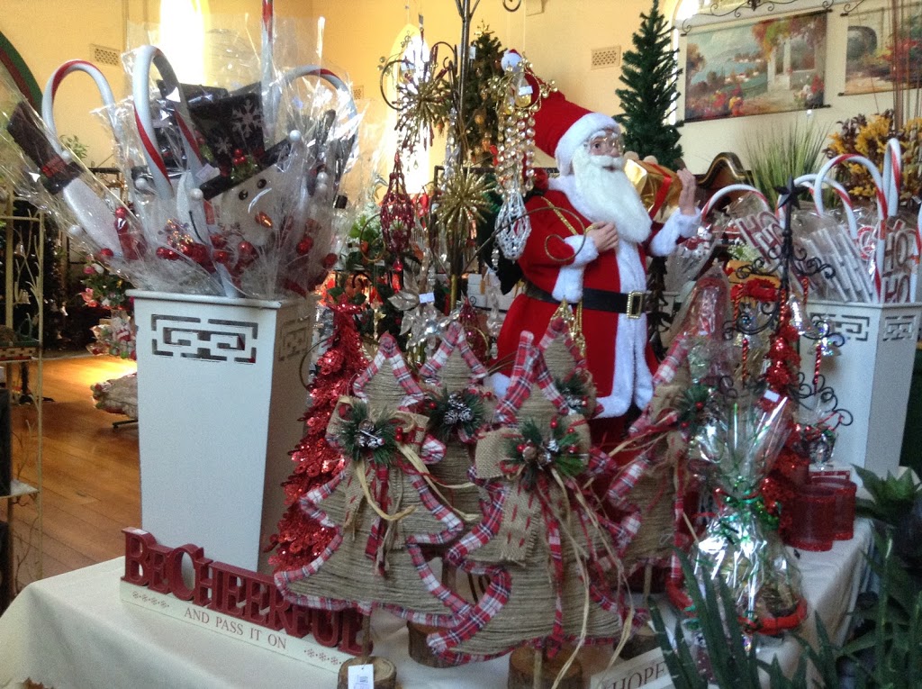 Beaufort Christmas Shop | cafe | 69 Neill St, Beaufort VIC 3373, Australia | 0353492830 OR +61 3 5349 2830