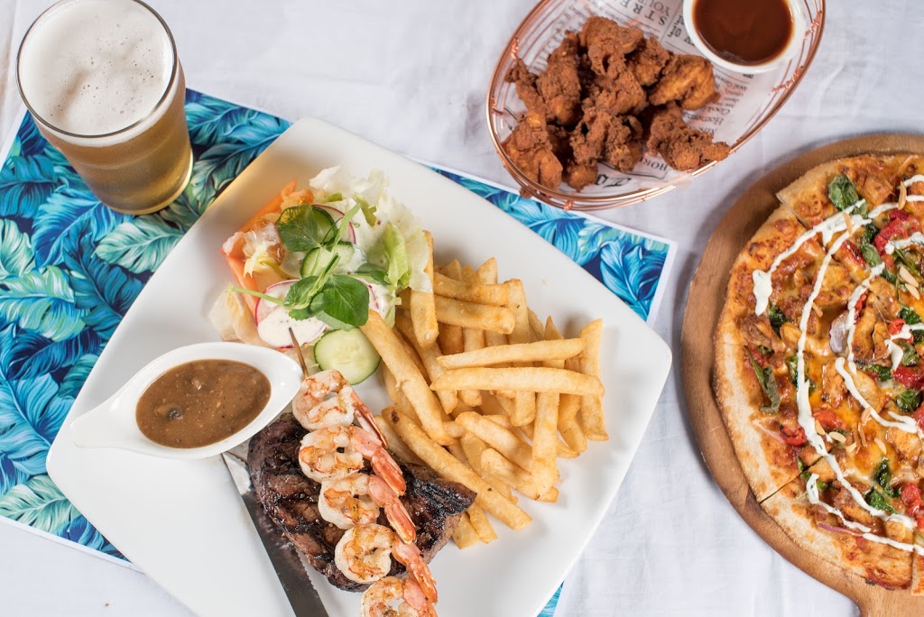 Palm Cove Tavern | restaurant | 24 Veivers Rd, Palm Cove QLD 4879, Australia | 0735583324 OR +61 7 3558 3324