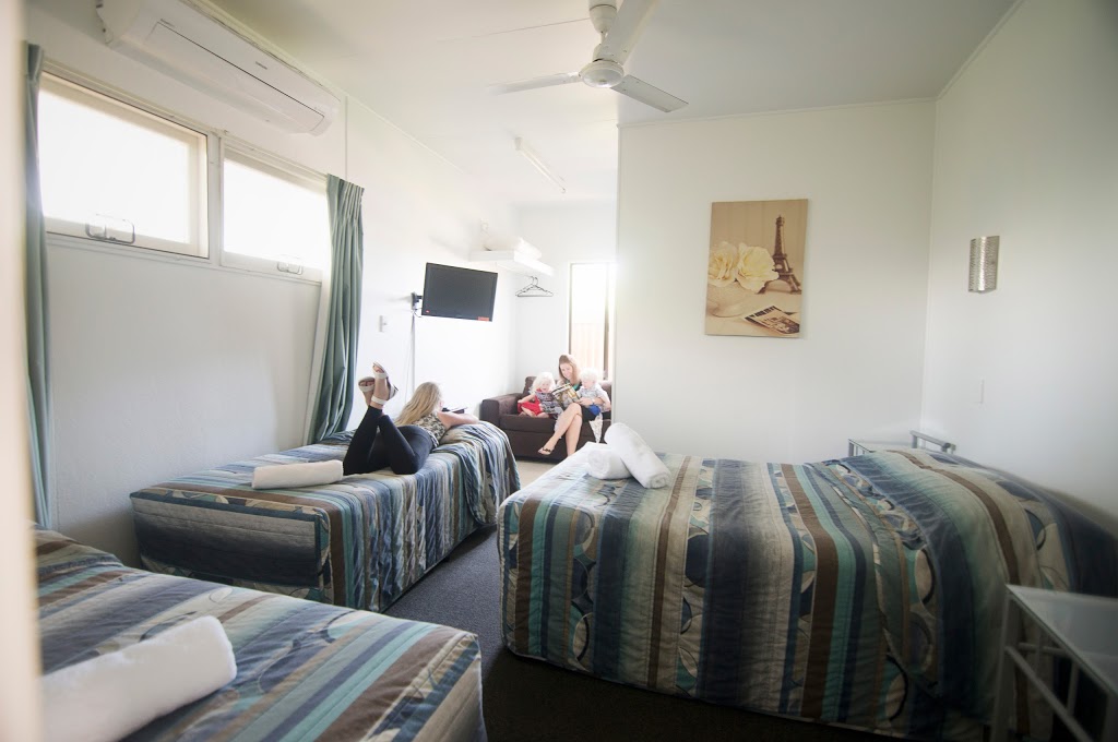 Cool Palms Motel | 4 Nebo Rd, West Mackay QLD 4740, Australia | Phone: (07) 4957 5477