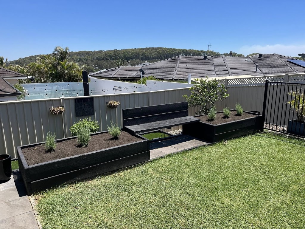 Blueys Coastal Contracting | 102 Green Point Dr, Green Point NSW 2428, Australia | Phone: 0412 666 003