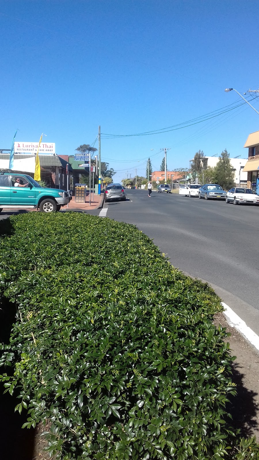 Old Bar Cellars | store | 49 Old Bar Rd, Old Bar NSW 2430, Australia | 0265537328 OR +61 2 6553 7328