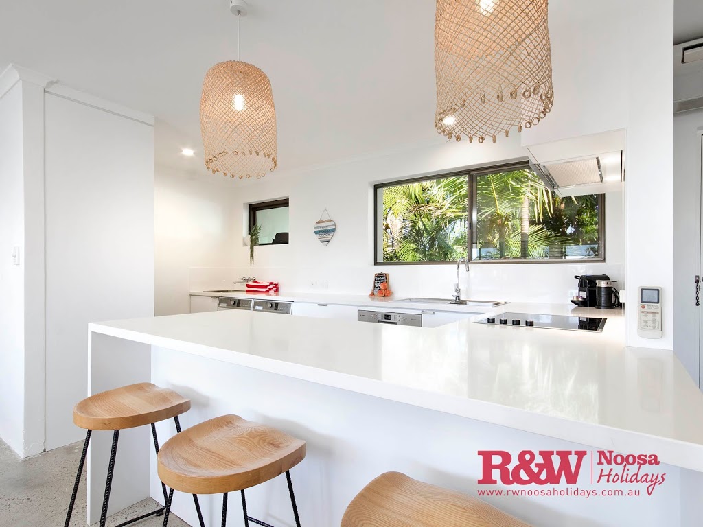 Soundhaven Apartment 3 - RW Noosa Holidays | 35 Noosa Parade, Noosa Heads QLD 4567, Australia | Phone: (07) 5448 0966