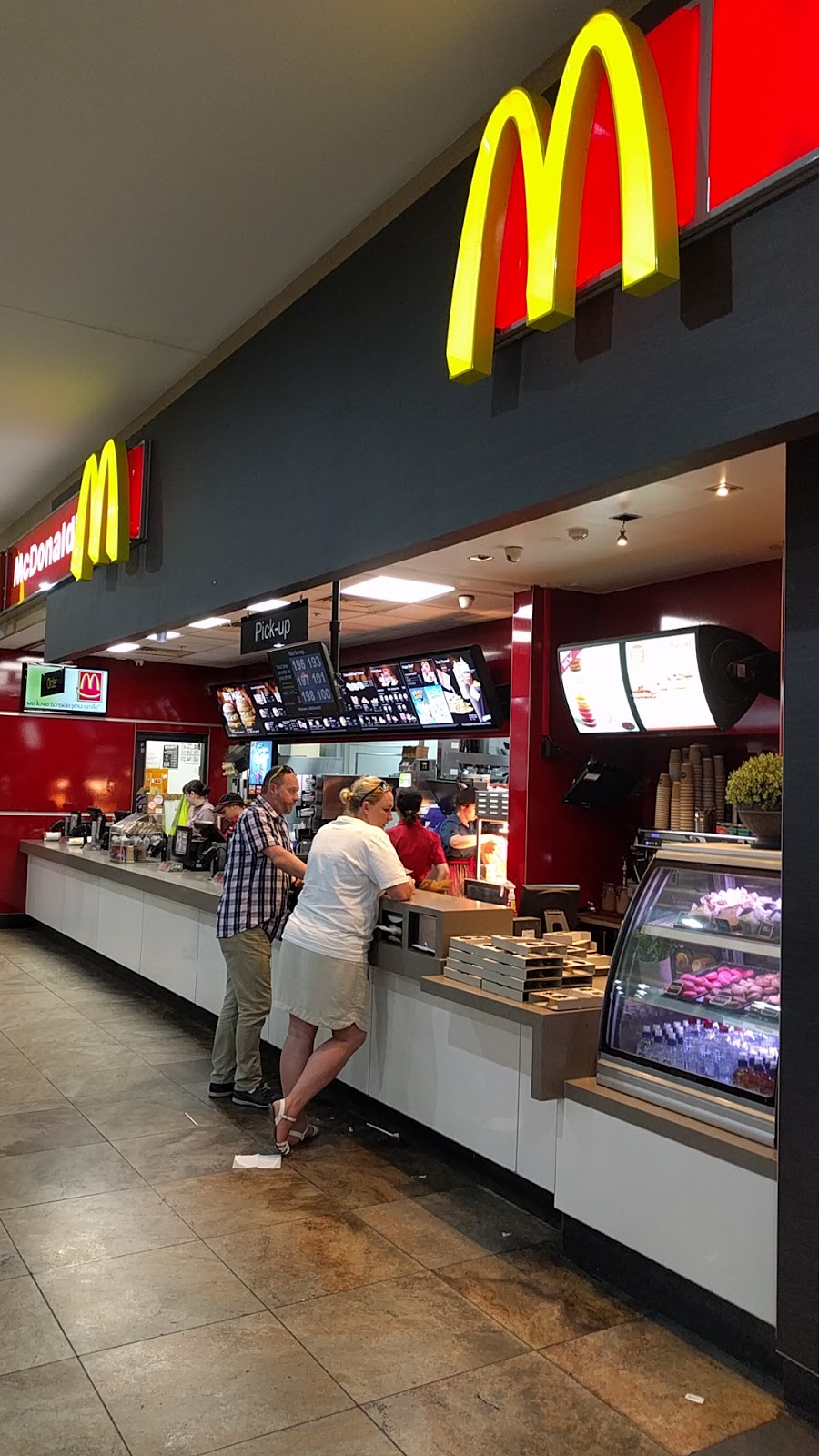 McDonalds Melb Airport II | cafe | Cnr Melbourne Drive &, S Centre Rd, Tullamarine VIC 3043, Australia | 0393104277 OR +61 3 9310 4277