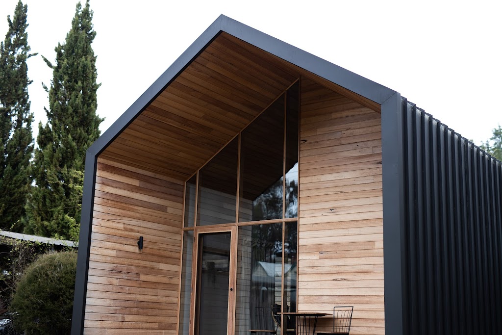 Riverstone Luxury Accommodation | 12 Nicholson St, Porepunkah VIC 3740, Australia | Phone: 0488 554 888