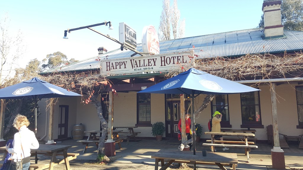 Happy Valley Hotel Ovens | 4994 Great Alpine Rd, Ovens VIC 3738, Australia | Phone: (03) 5751 1628