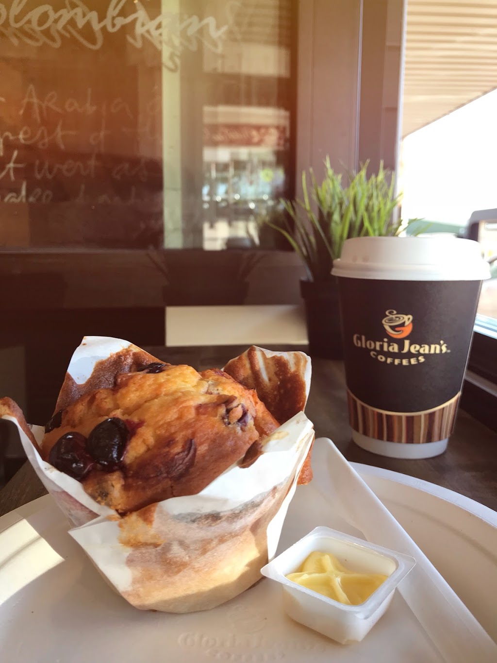 Gloria Jeans Coffees | cafe | 15 Morts Rd, Mortdale NSW 2223, Australia | 0295791501 OR +61 2 9579 1501