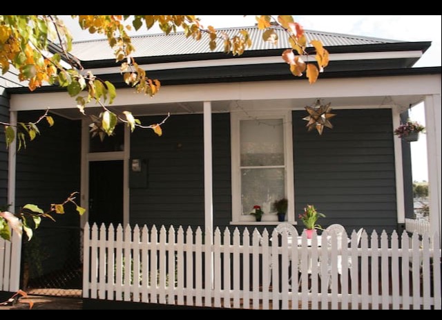 Lucys Artist cottage | lodging | 134 Henty St, Casterton VIC 3311, Australia | 0404280065 OR +61 404 280 065
