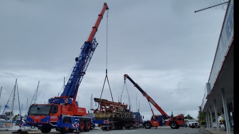 Colliers crane hire | 83 Browns Rd, Kurwongbah QLD 4503, Australia | Phone: 0438 777 337