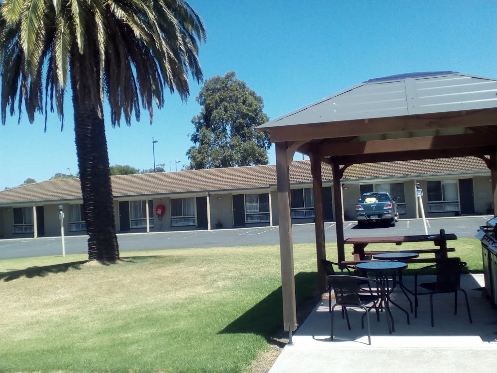 Golden Palms Motel | 234 Torquay Road, Grovedale VIC 3216, Australia | Phone: (03) 5243 1077