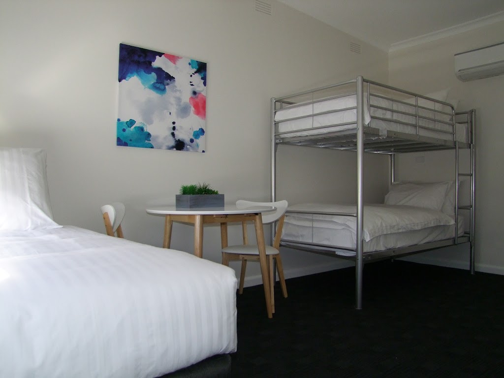 Corryong Hotel Motel | 54/60 Towong Rd, Corryong VIC 3707, Australia | Phone: (02) 6076 1004