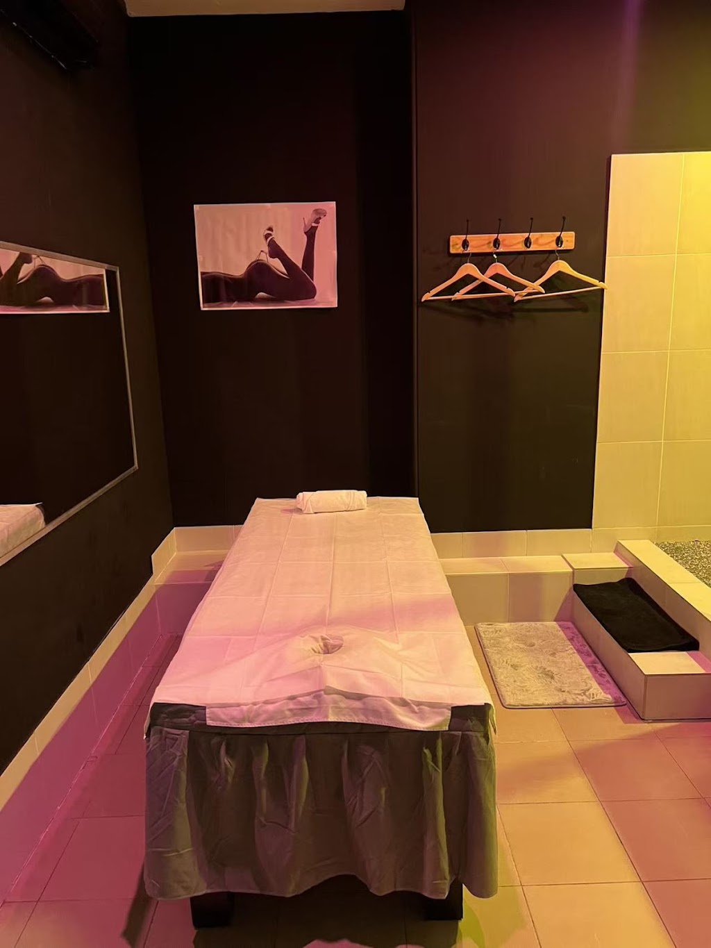 48 Velvet Rose - Erotic Massage | 48 Kellett St, Potts Point NSW 2011, Australia | Phone: 0485 704 848