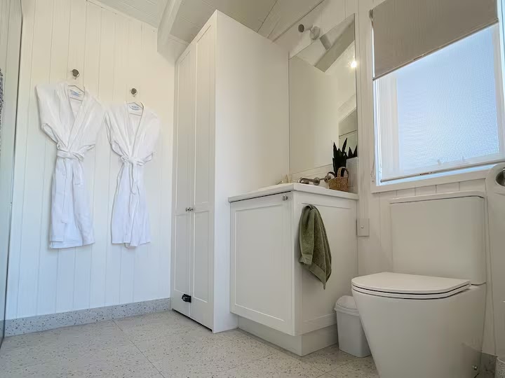 Banjos Cabin Gippsland B&B | 1177 Heyfield-Seaton Rd, Seaton VIC 3858, Australia | Phone: 0411 524 227