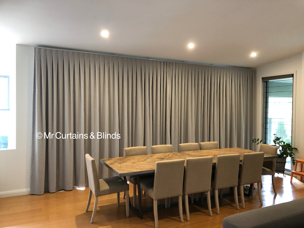 Mr Curtains & Blinds | 1/11 Broadwater St, Point Clare NSW 2250, Australia | Phone: (02) 4339 9422