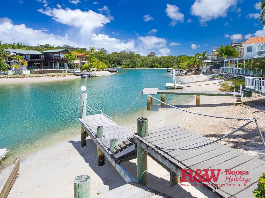 15 Cooran - RW Noosa Holidays | 15 Cooran Ct, Noosa Heads QLD 4567, Australia | Phone: (07) 5448 0966