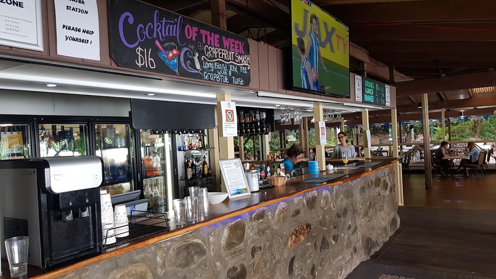 Foxys Bar | restaurant | Fitzroy Island QLD 4871, Australia