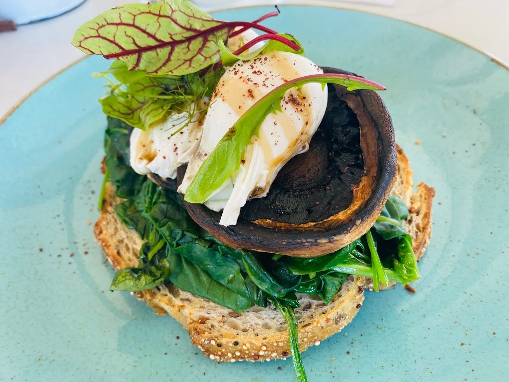 Nourished Cafe and Lounge | 1 Narrabeen Park Parade, North Narrabeen NSW 2101, Australia | Phone: (02) 9446 4113