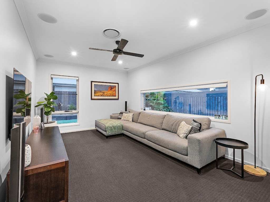 Vanya - Ray White | 1 Providence Parade, South Ripley QLD 4306, Australia | Phone: 0425 440 910