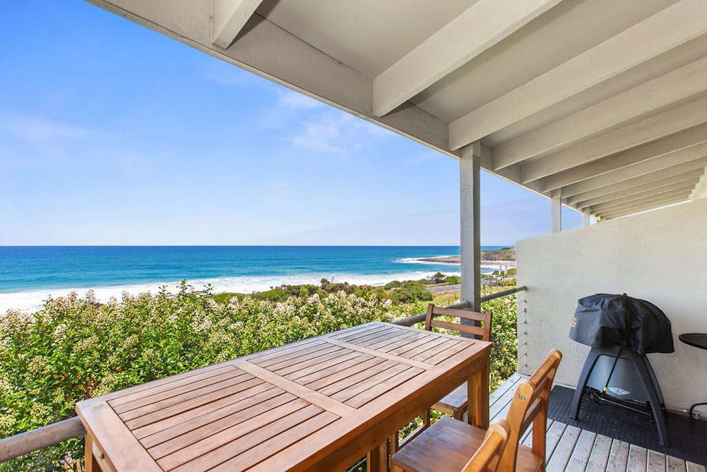 4 Whitecrest Great Ocean Road Resort - Ocean View | 4/5230 Great Ocean Rd, Wongarra VIC 3234, Australia | Phone: 0428 430 367