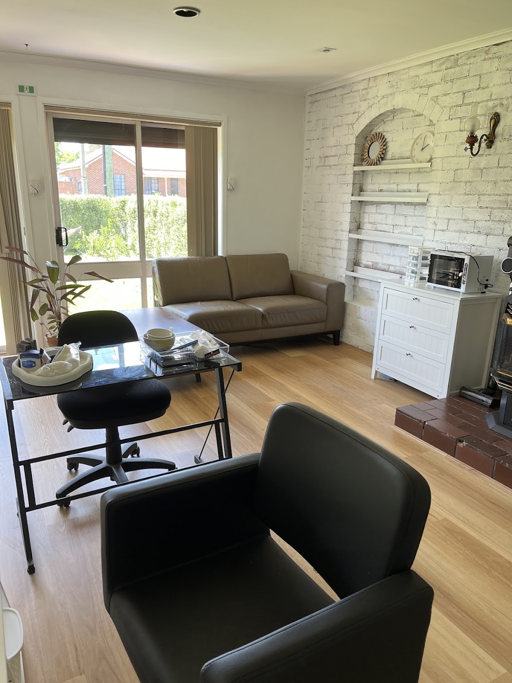 Akme Beauty Service | 43 Logan St, Eglinton NSW 2795, Australia | Phone: 0415 359 644