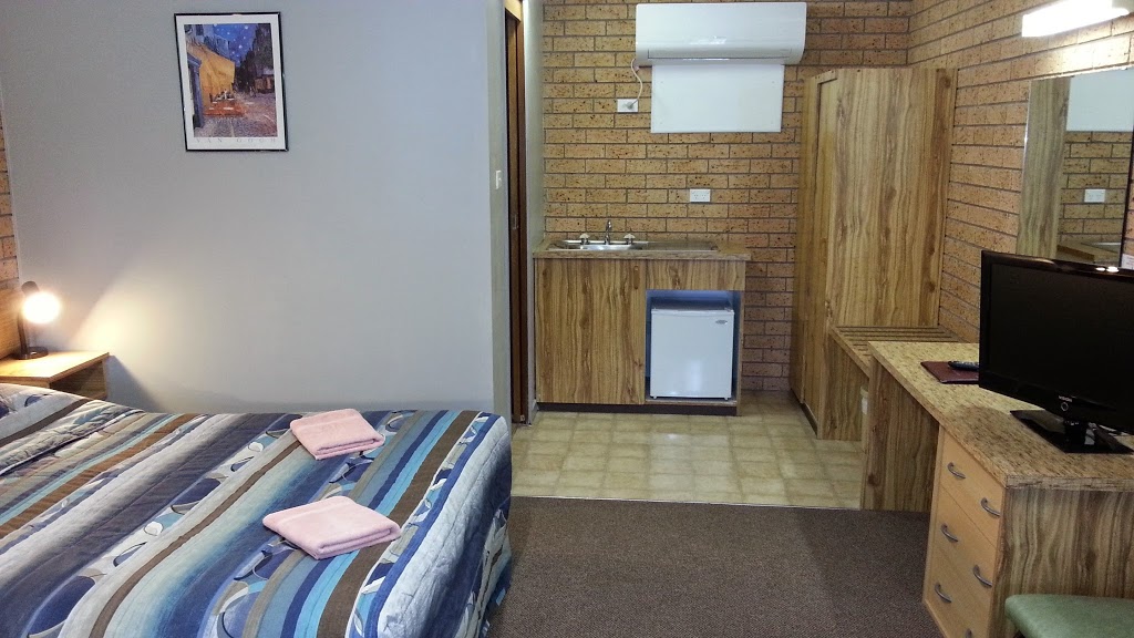 Three Ways Motel | 2 Willie St, Gilgandra NSW 2827, Australia | Phone: (02) 6847 2241