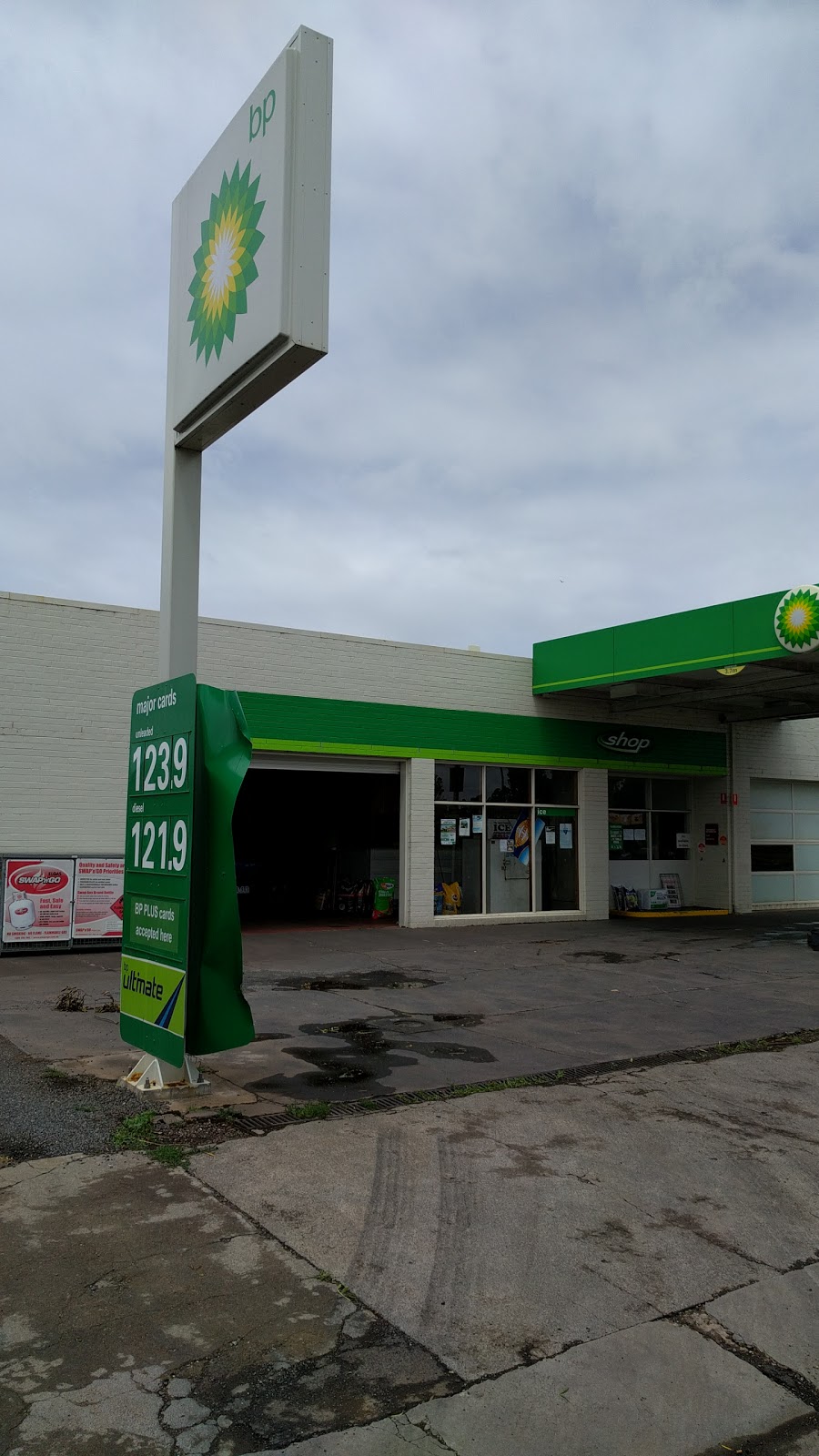 BP | gas station | 53 Dunlop St, Mortlake VIC 3272, Australia | 0355992766 OR +61 3 5599 2766