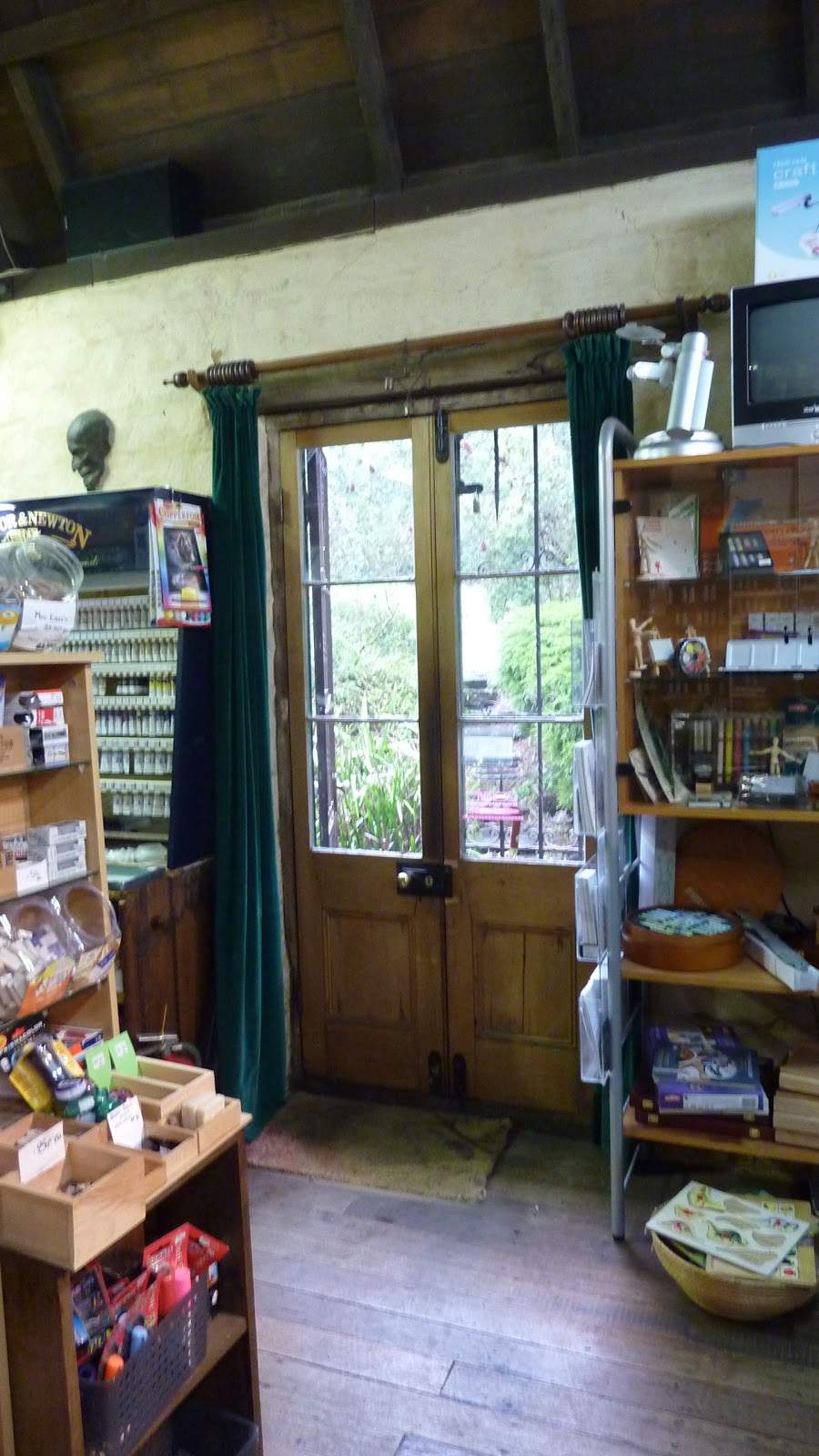 Victorian Artists Supplies | 715 Main Rd, Eltham VIC 3095, Australia | Phone: (03) 9439 8798