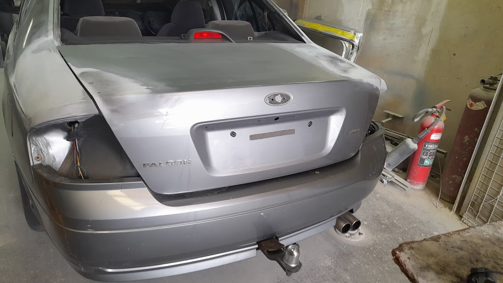 Kanwal Smash Repairs | Factory 15/14-16 Arizona Rd, Charmhaven NSW 2263, Australia | Phone: (02) 4392 2723