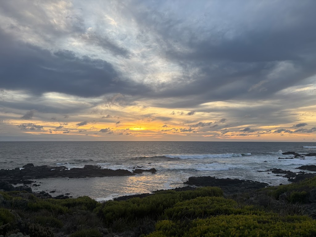 King island lodge | 43 Moores Dr, Currie TAS 7256, Australia | Phone: 0411 224 445